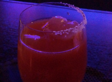 bar bLueblue（バー ブルーブルー）