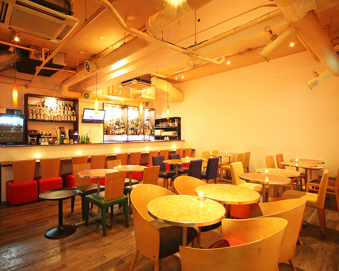 i-na 　Dining Bar and Cafe 本厚木店