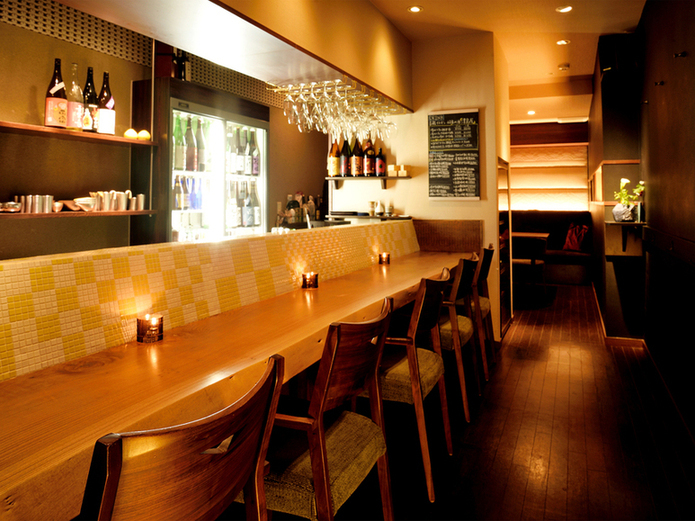 牡蠣&日本酒Bar 百蔵 （momokura）