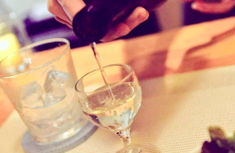 雨垂れ石を穿つ 日本酒BAR