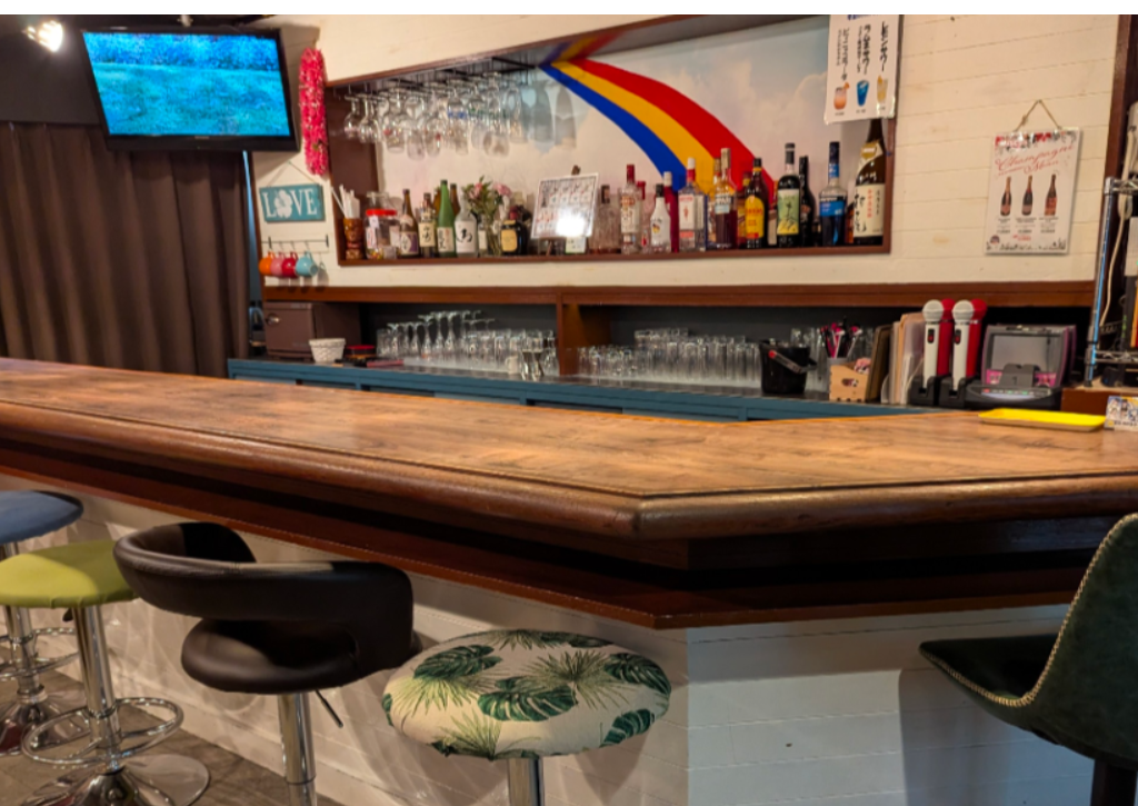 カラオケBAR BISUCUS