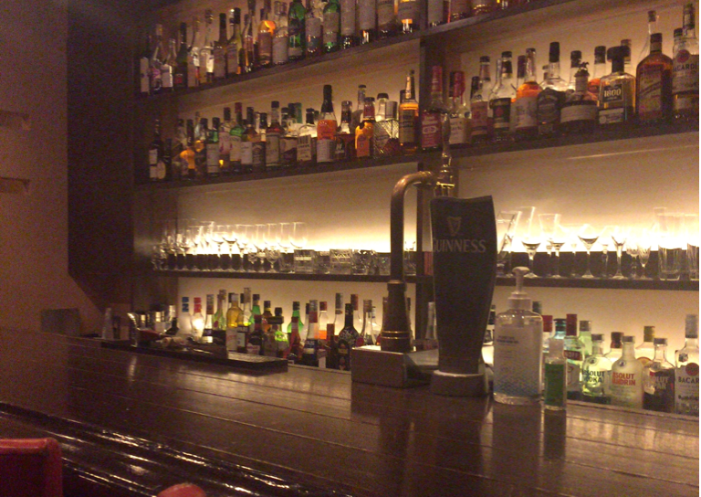 スリーバー （THREE Bar）
